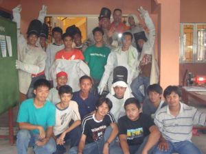 Des 2nd from R last row with his classmates in Heats School of Welding Technology, Inc.
